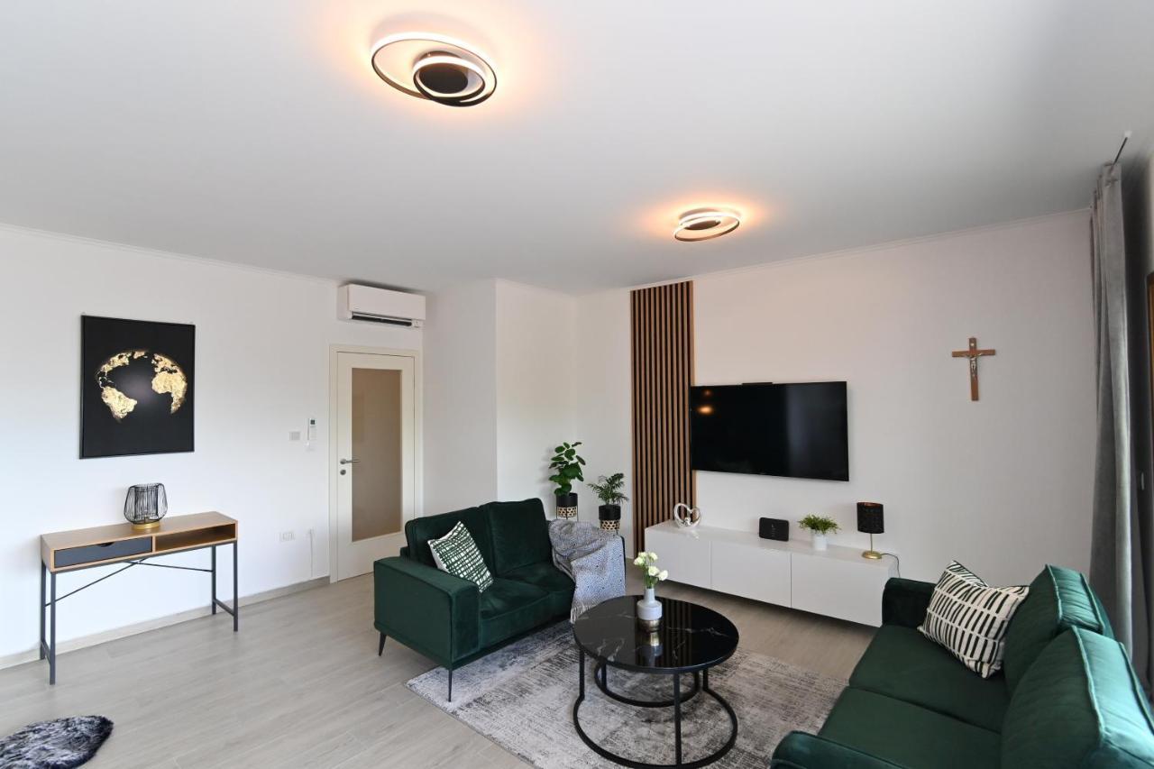 Sea View Deluxe Apartment Rijeka Exterior photo